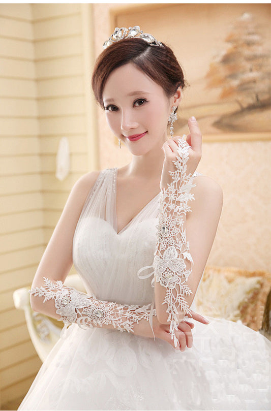 Bride wedding gloves