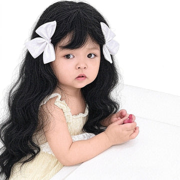 Kids Wigs Soft Synthetic Fiber 22 Inch Long Fluffy Black Wig for Kids Girls with Front Fringe Style – Adjustable 18 Inch Cap with Hooks for Small Head Comfortable & Lightweight Wig for Parties and Dress-Up